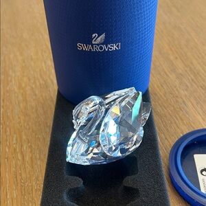 Swarovski Clear Crystal Swan Figurine with Prism Sparkle